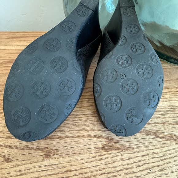 Tory Burch Sally, black leather peep, toe wedge pump size 7 - Picture 6 of 12